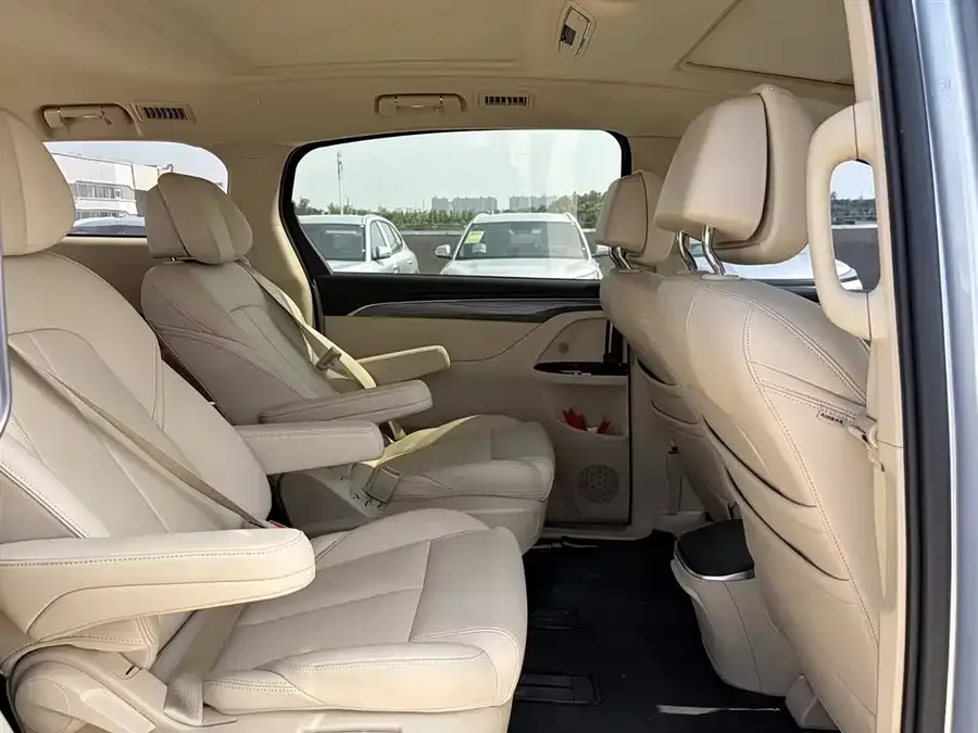 Buick GL8 New Energy Buick GL8 PHEV 2025 Land Cruiser Smart Edition 2025 — миниатюра 4