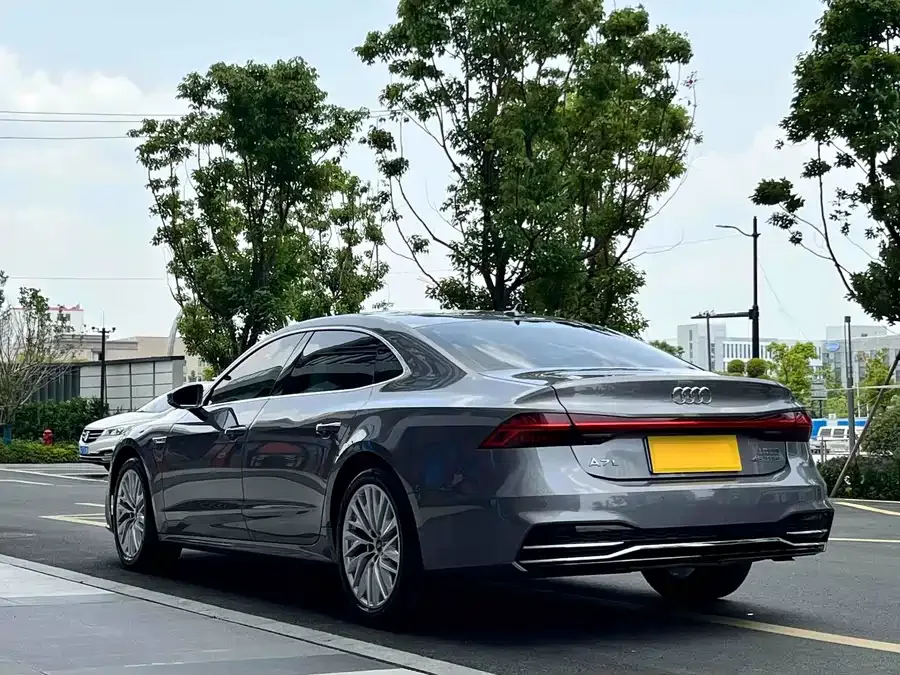 Audi A7L 2022 45 TFSI S-line Dream Youth Edition 2023 — миниатюра 2