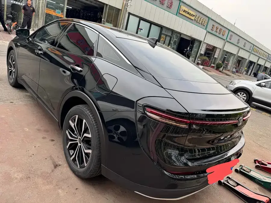 Toyota Crown Crown SportCross 2023 2.5L SportCross HEV 2WD Premium Edition 2025 — миниатюра 2