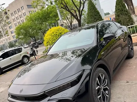 Toyota Crown 2025 buy in Moscow