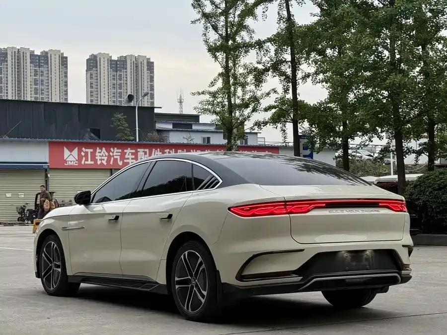 BYD Second-hand Han 2023 EV Champion Edition 605KM Front-wheel Drive Premium 2023 — миниатюра 3