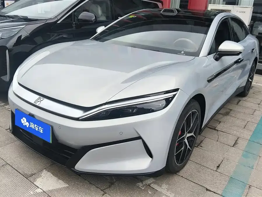 BYD Han L 2025