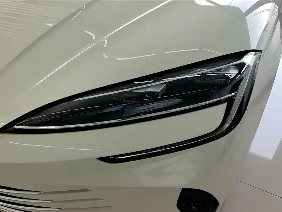 BYD seal 07 DM-i Seal 07 DM-i 2025 DM-i 1.5L 125km Luxury 2024 — миниатюра 2