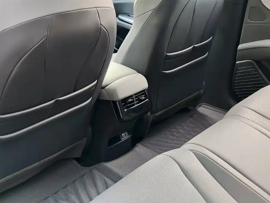 BYD seal Haibao 2024 Glory Edition DM-i 1.5L 121km Premium Edition 2024 — миниатюра 3