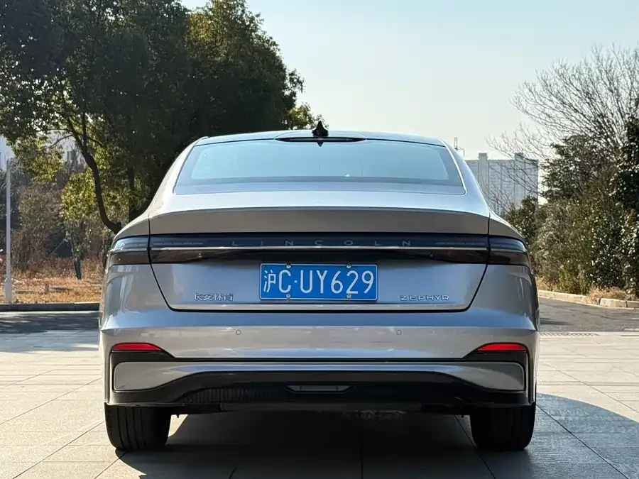 Lincoln Z 2024 2.0T 2WD Hybrid Edition 2024 — миниатюра 4