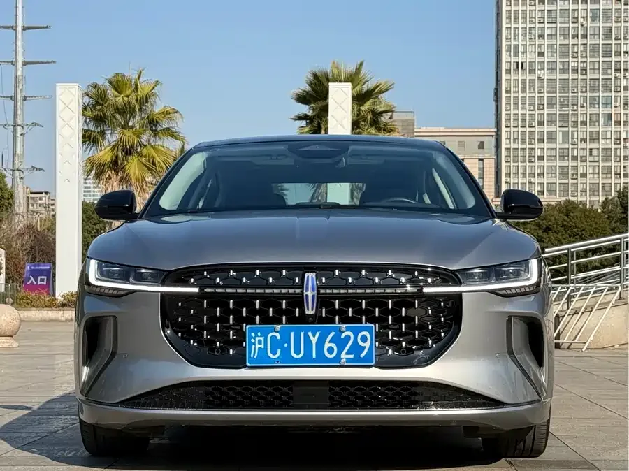 Lincoln Z 2024