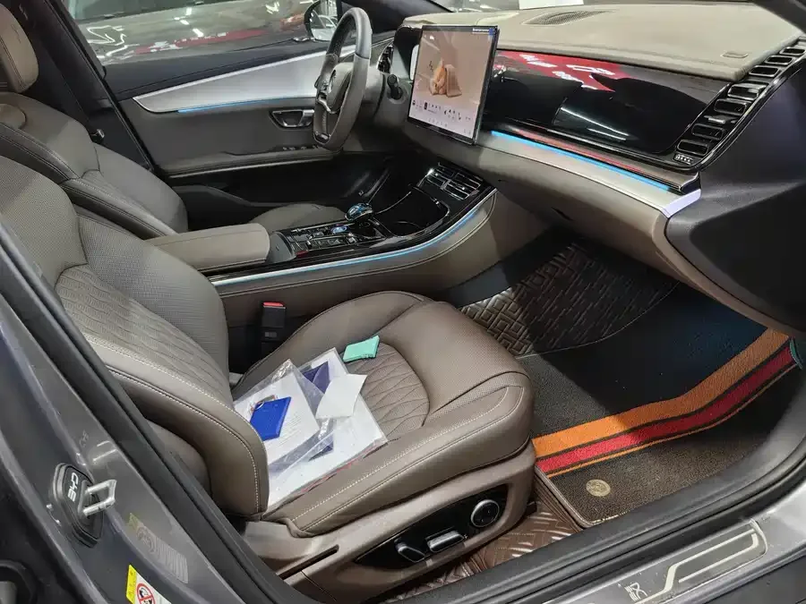BYD Second-hand Han 2025 DM-i 125KM Premium Edition 2024 — миниатюра 4