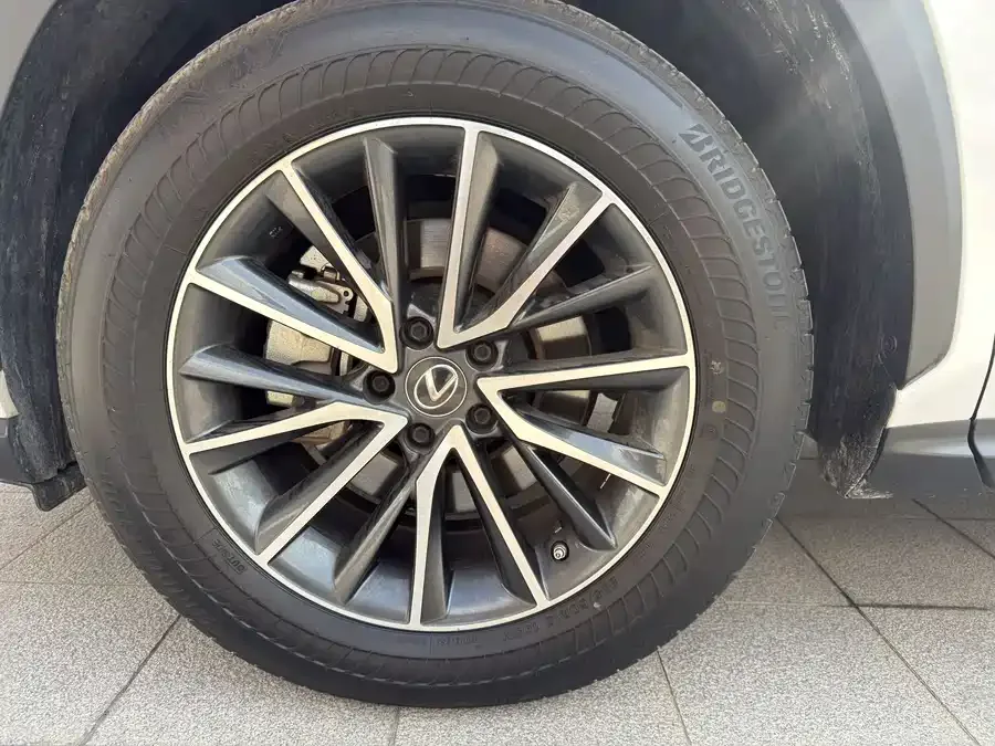 Lexus NX 2022 260 front-wheel drive Chuangyue Edition 2022 — миниатюра 2