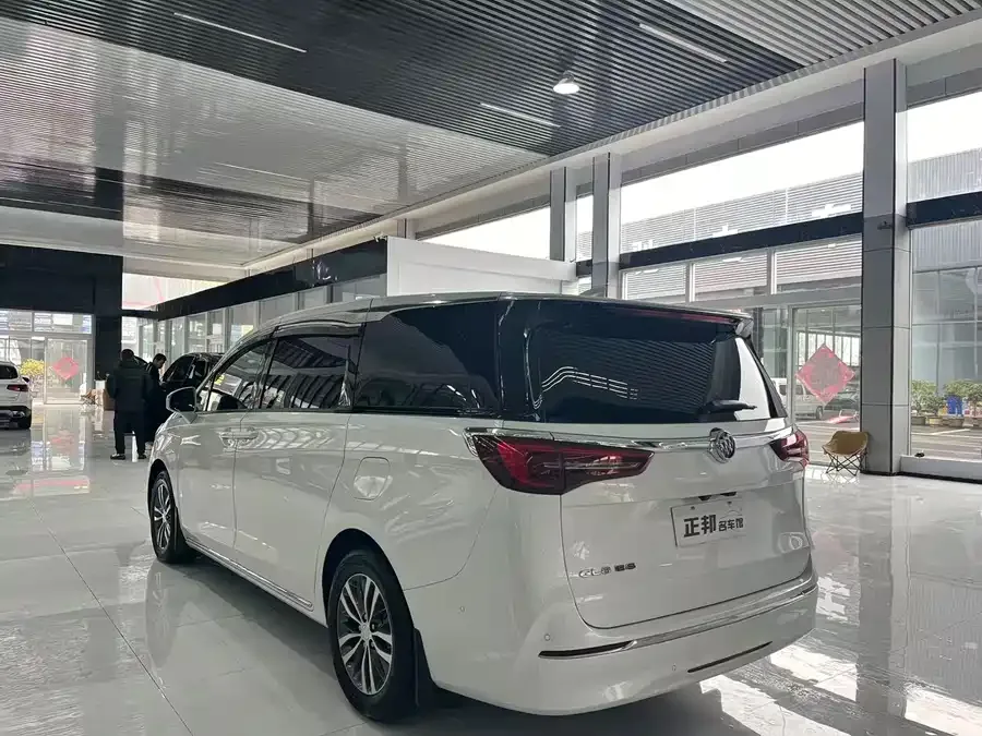 Buick GL8 2023 ES Lu Zun Premium Edition 2023 — миниатюра 2