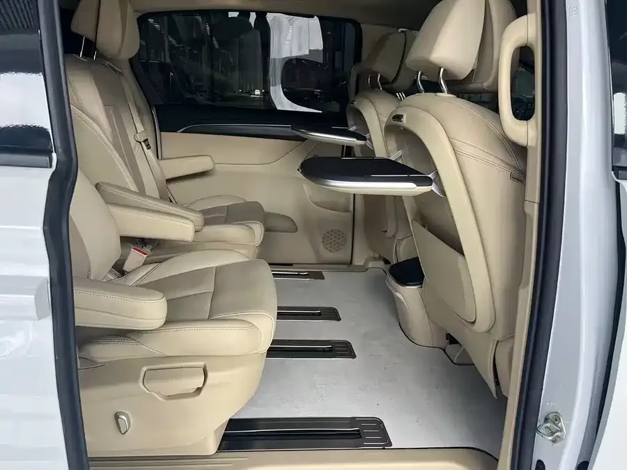 Buick GL8 2023 ES Lu Zun Premium Edition 2023 — миниатюра 3