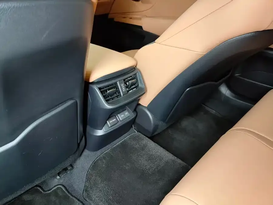 Lexus ES 2025 200 Premium Edition 2025 — миниатюра 3