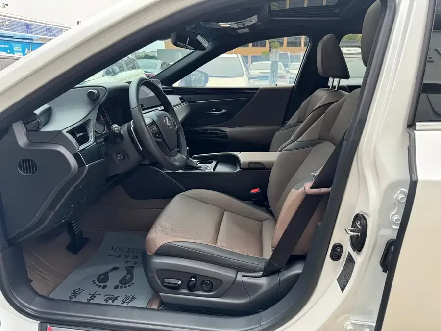 Lexus ES 2023 200 Excellence Edition 2024 — миниатюра 2