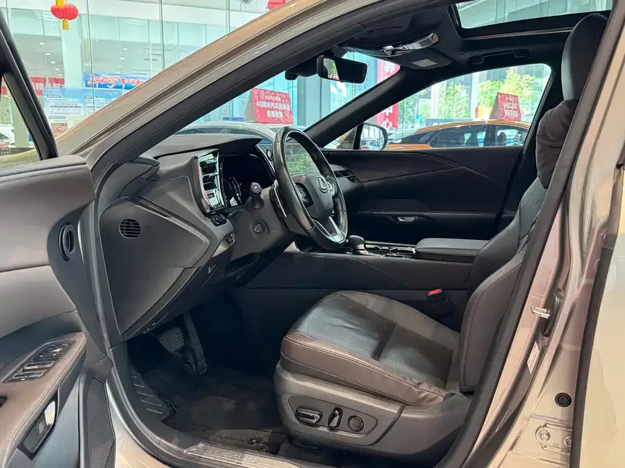 Lexus RX 2023 350h 4WD Pure Edition 2023 — миниатюра 3
