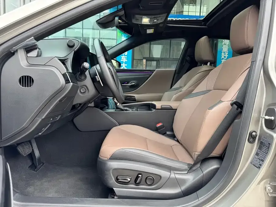Lexus ES 2022 300h Premium Edition 2023 — миниатюра 5