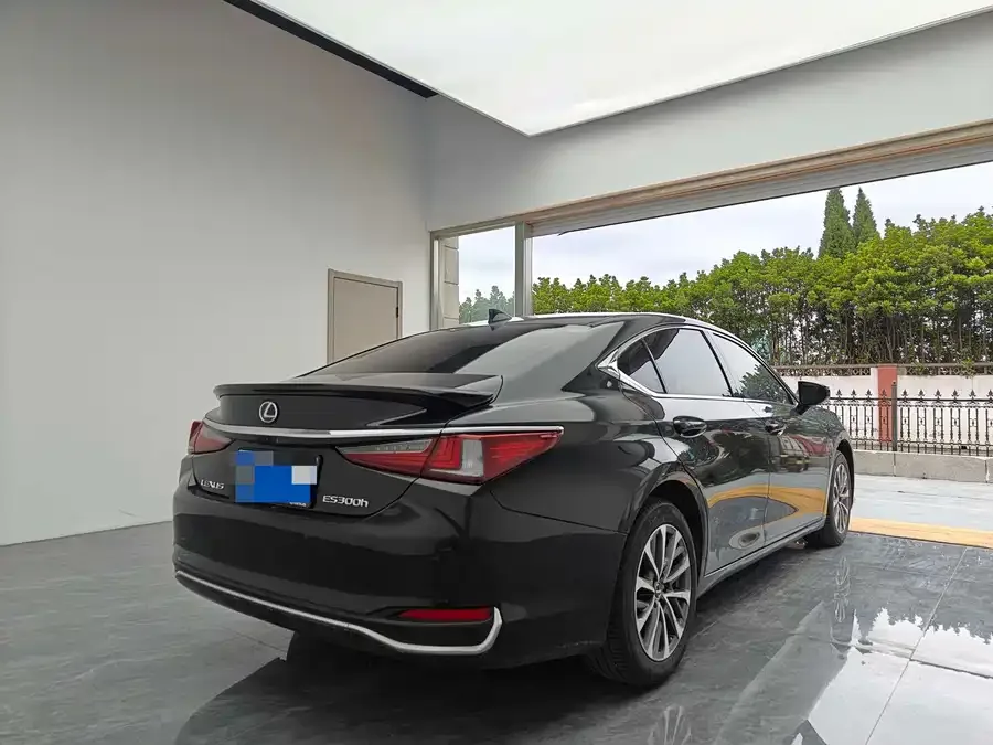 Lexus ES 2023 200 Excellence Edition 2024 — миниатюра 2