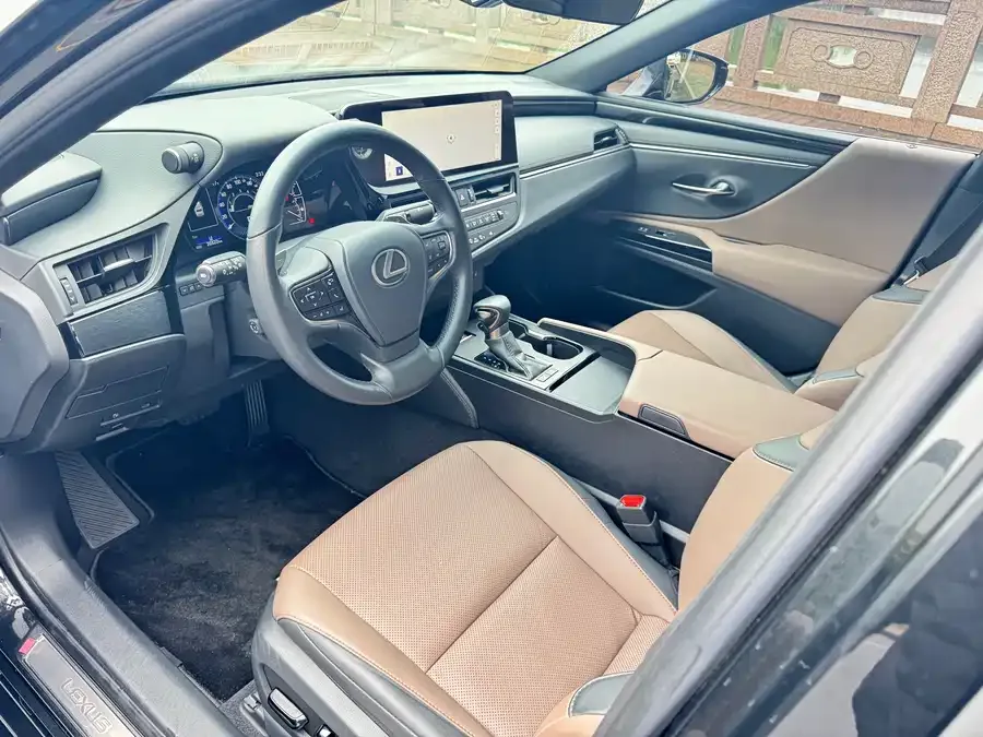 Lexus ES 2023 200 Excellence Edition 2024 — миниатюра 4