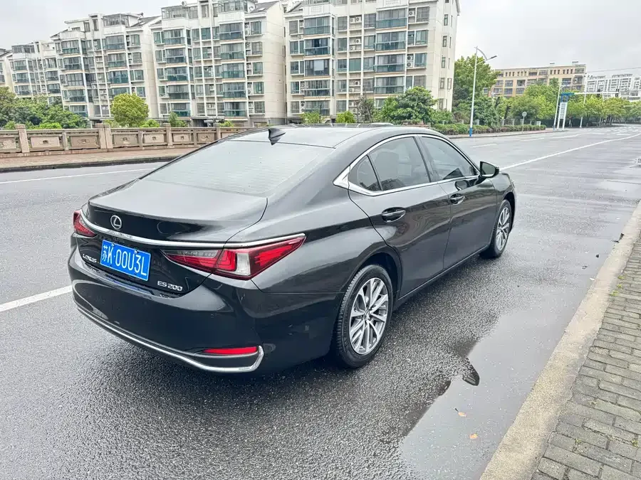 Lexus ES 2023 200 Excellence Edition 2024 — миниатюра 5