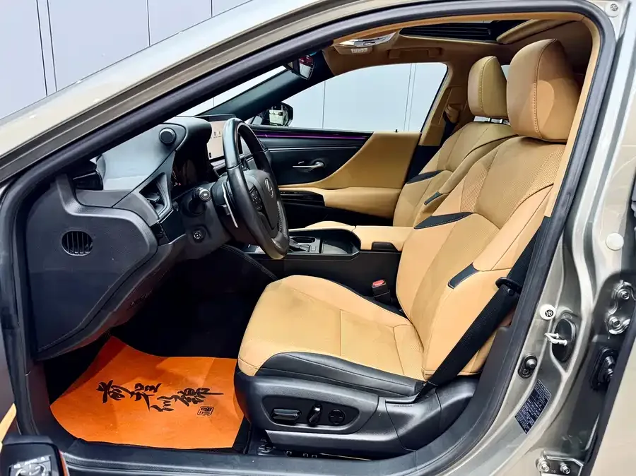 Lexus ES 2024 200 Premium Edition 2024 — миниатюра 3