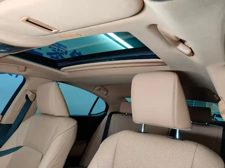 Lexus ES 2021 200 Excellence Edition 2022 — миниатюра 2