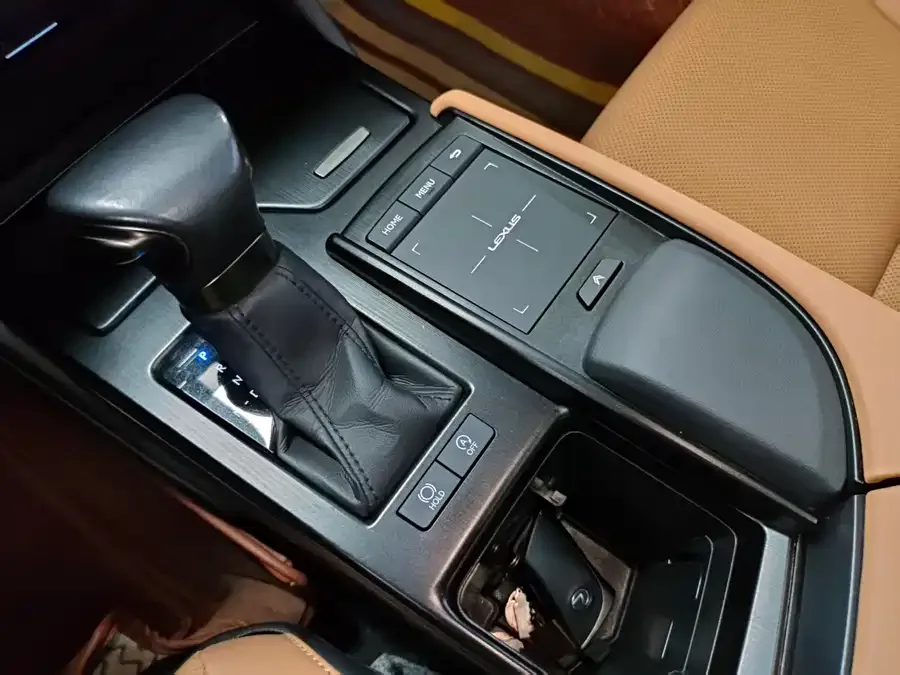 Lexus ES 2021 200 Excellence Edition 2022 — миниатюра 3