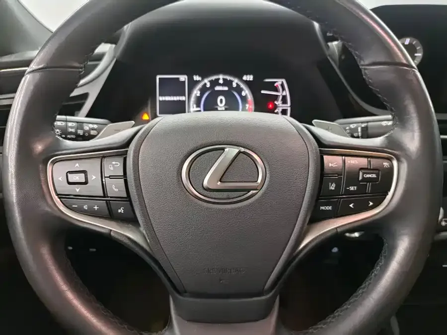 Lexus ES 2021 200 Excellence Edition 2022 — миниатюра 4