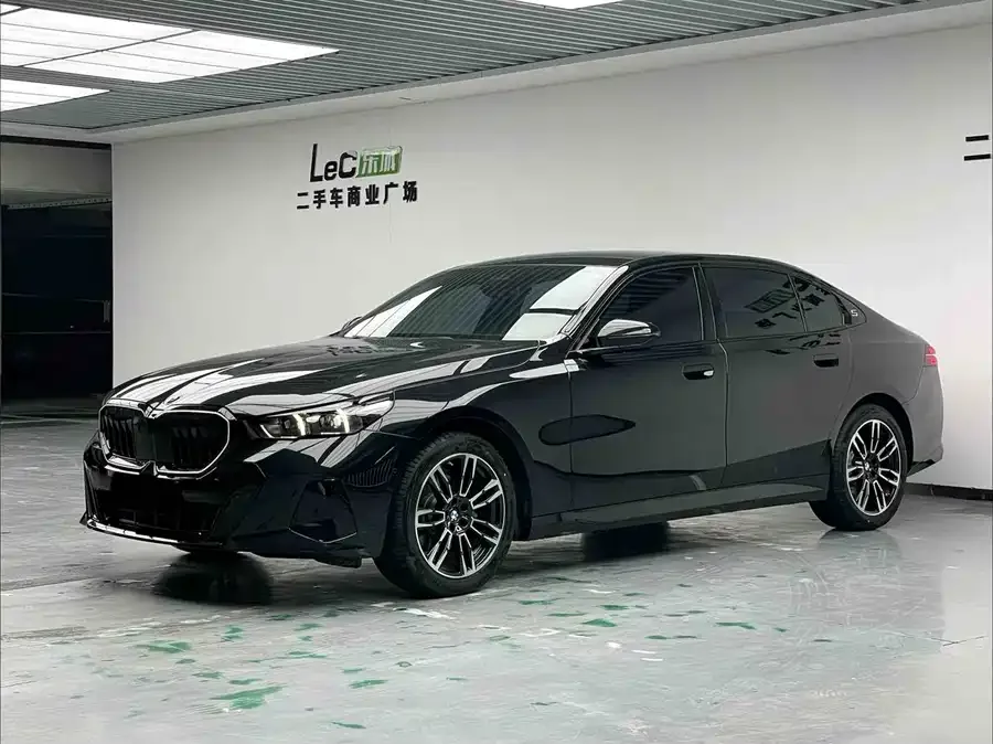 BMW 5 Series 2025