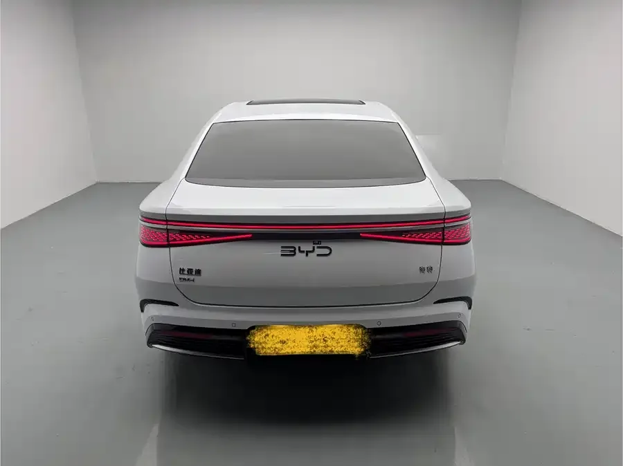 BYD Seal Haibao 2024 Glory Edition DM-i 1.5L 121km Luxury 2024 — миниатюра 2