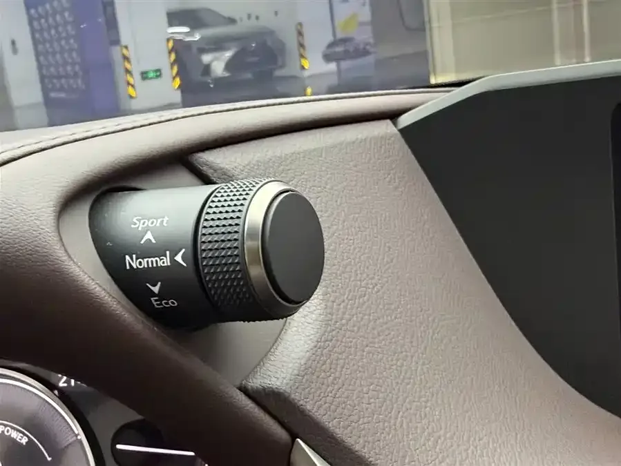 Lexus ES 2022 200 Excellence Edition 2023 — миниатюра 3