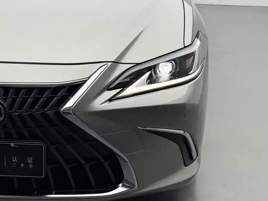 Lexus ES 2022 200 Excellence Edition 2023 — миниатюра 4