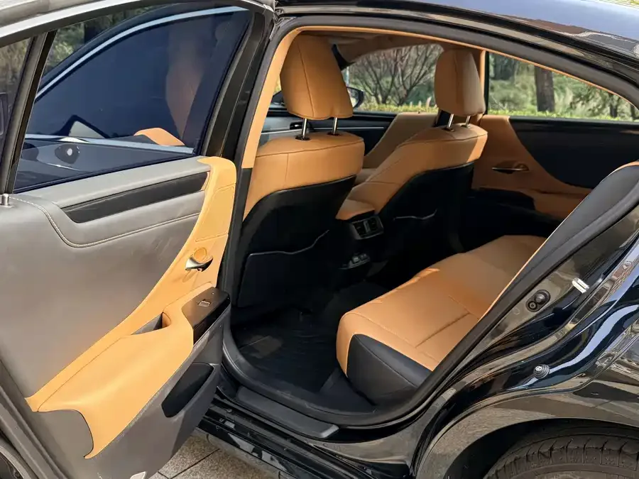 Lexus ES 2022 200 Excellence Edition 2024 — миниатюра 3