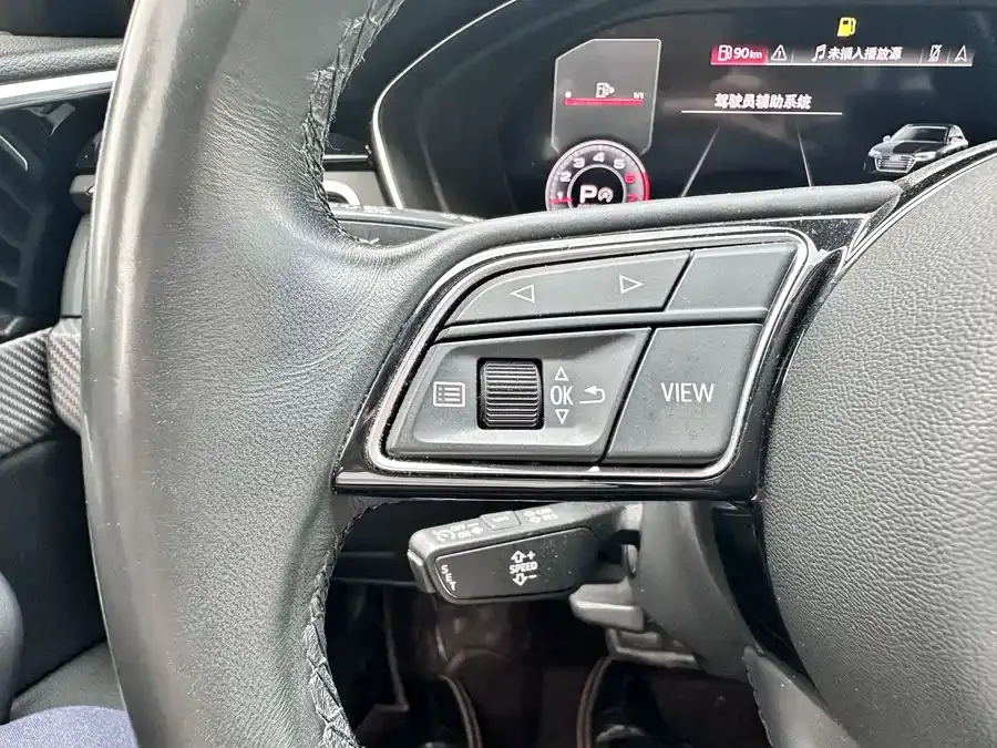 Audi a4 l 2023 40 TFSI quattro luxury and dynamic model 2023 — миниатюра 3