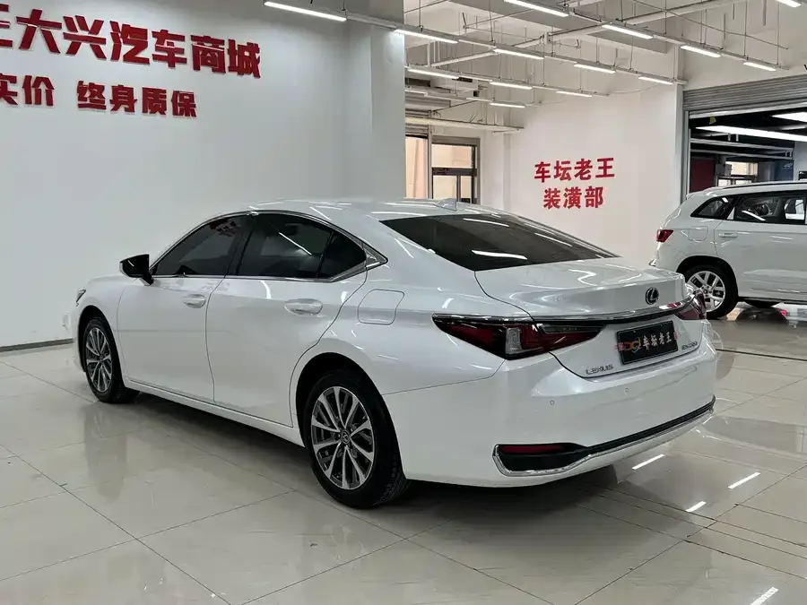 Lexus ES 2021 200 Excellence Edition 2022 — миниатюра 2