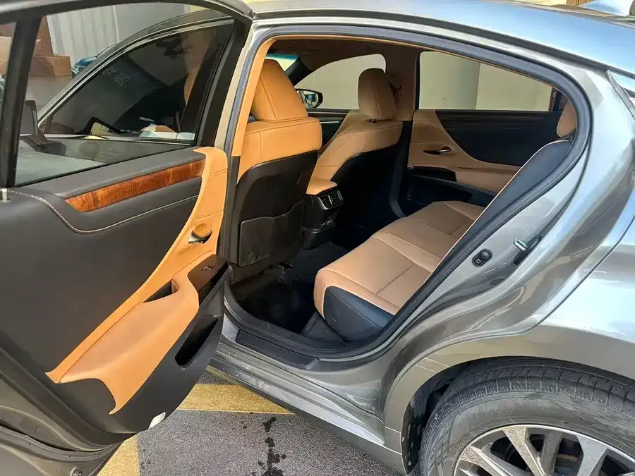 Lexus ES 2021 200 Luxury Edition 2022 — миниатюра 5