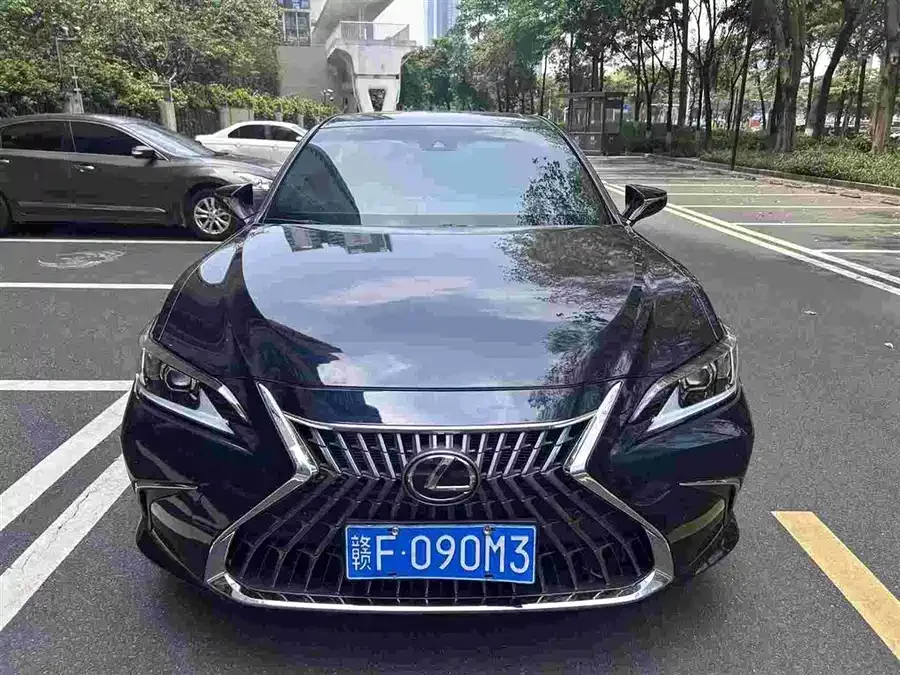 Lexus ES 2024