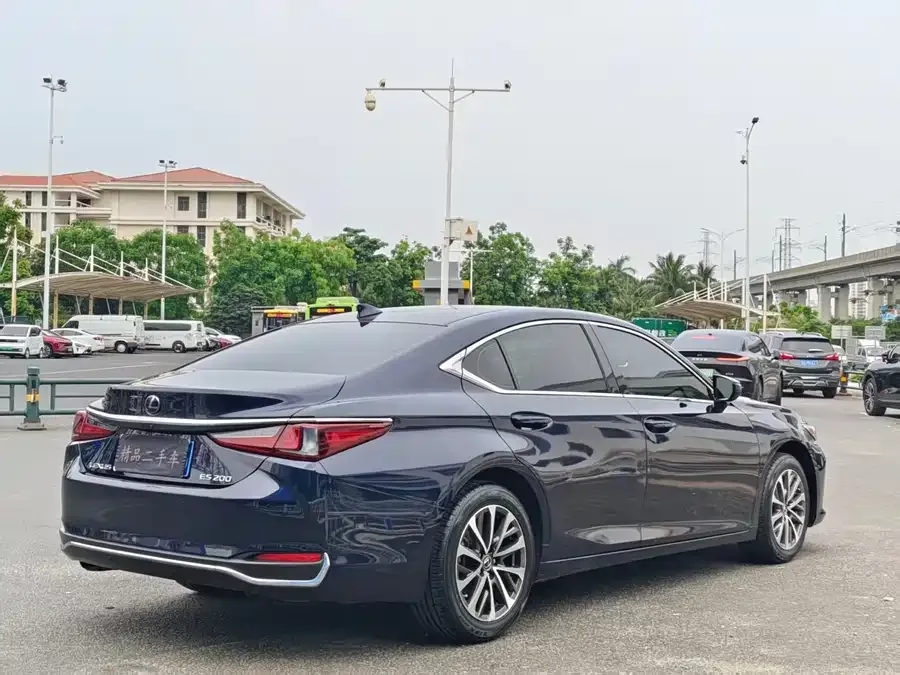 Lexus ES 2021 200 Excellence Edition 2022 — миниатюра 3