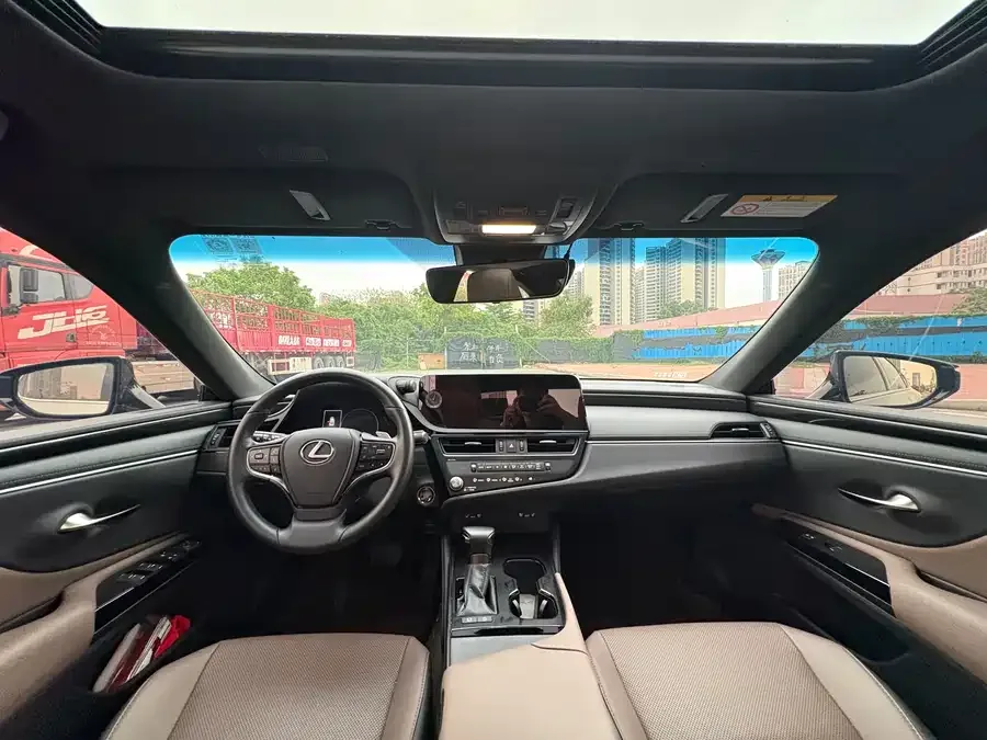 Lexus ES 2023 200 Excellence Edition 2024 — миниатюра 2