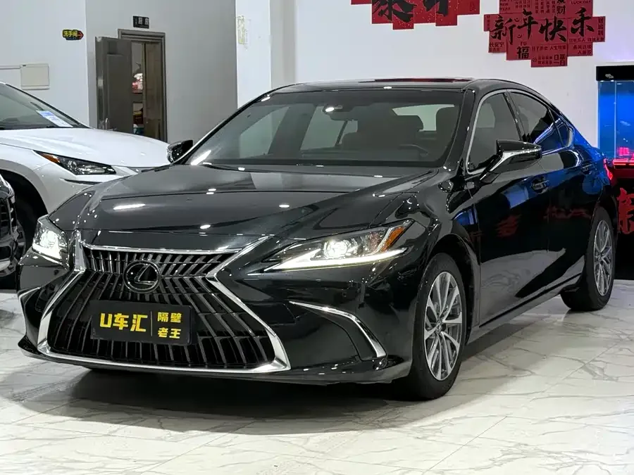 Lexus ES 2022