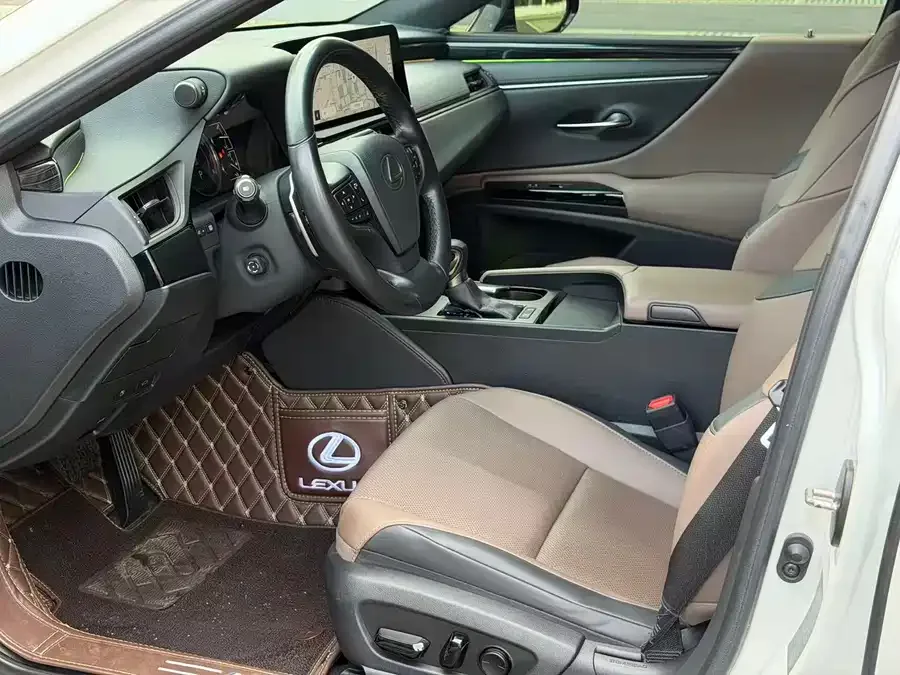 Lexus ES 2023 200 Excellence Edition 2023 — миниатюра 4