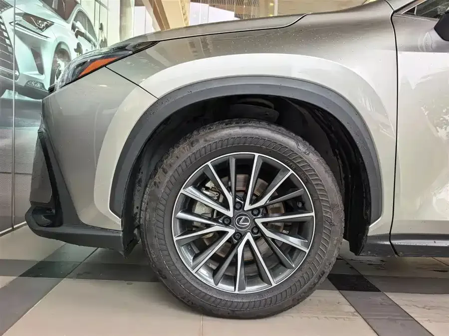 Lexus NX 2022 260 front-wheel drive Chuangyue Edition 2023 — миниатюра 3
