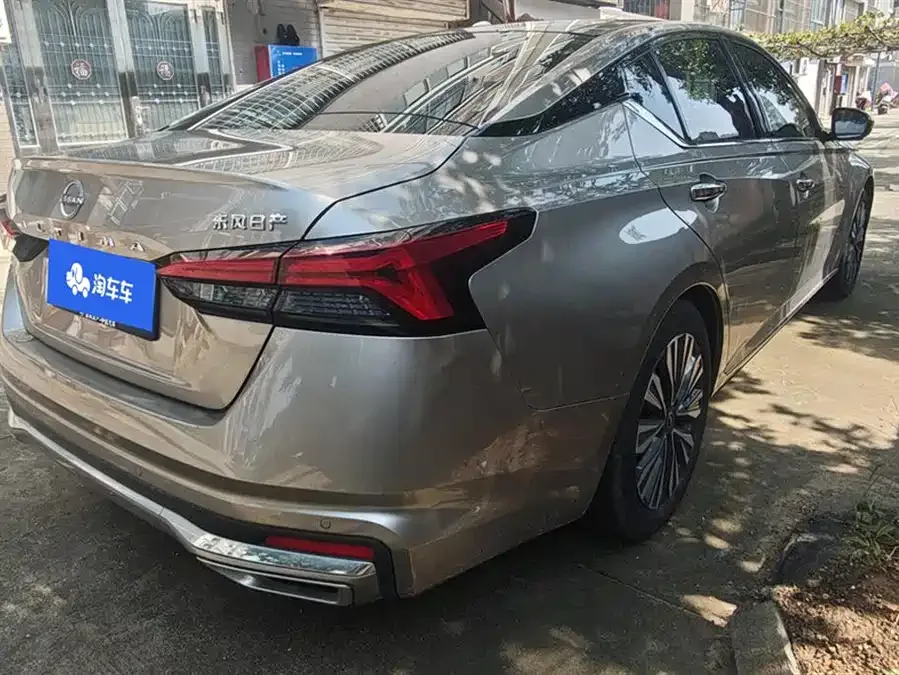 Nissan Altima Teana 2022 2.0L XL-Upr Premium Edition 2023 — миниатюра 3