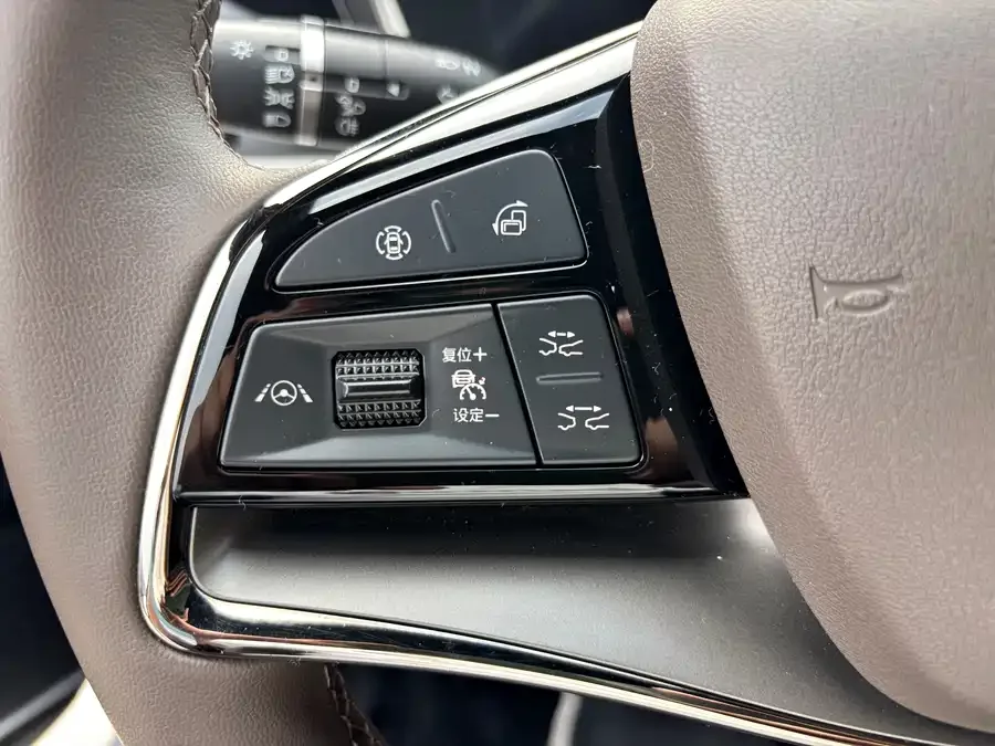 BYD Second-hand Han 2022 DM-i 121KM Premium Edition 2022 — миниатюра 5
