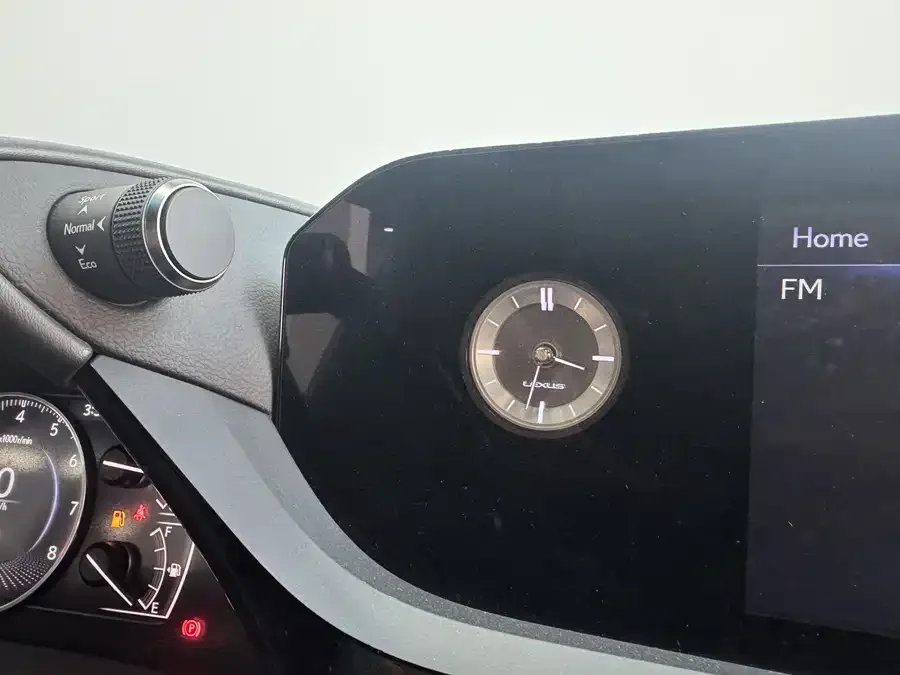 Lexus ES 2022 200 Excellence Edition 2022 — миниатюра 3