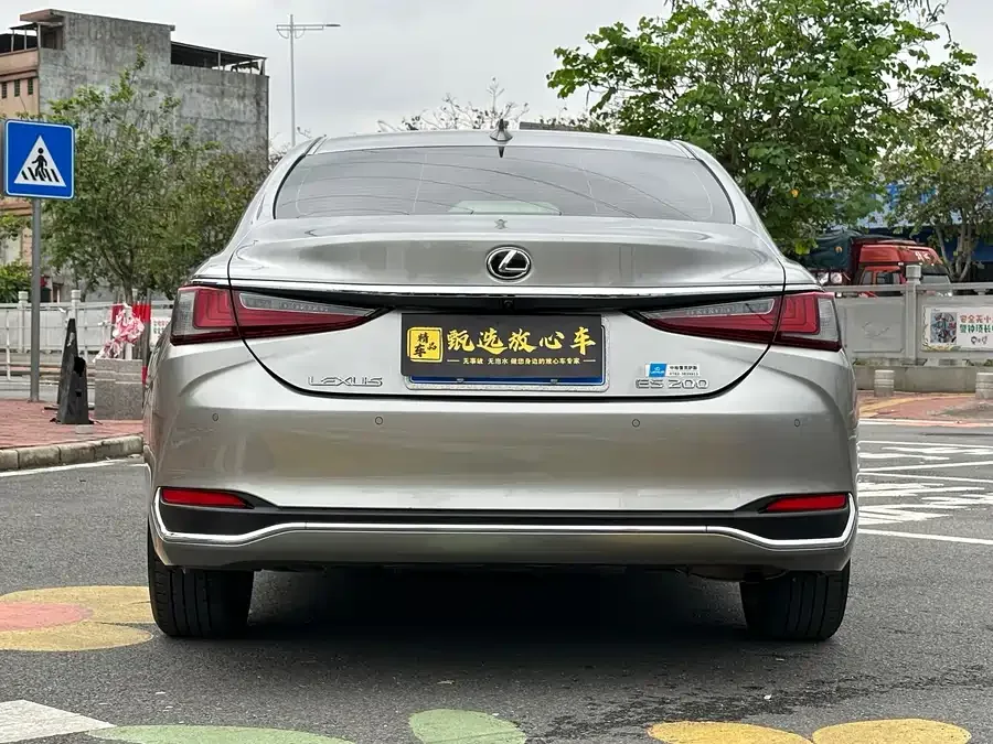 Lexus ES 2023 200 Excellence Edition 2024 — миниатюра 2