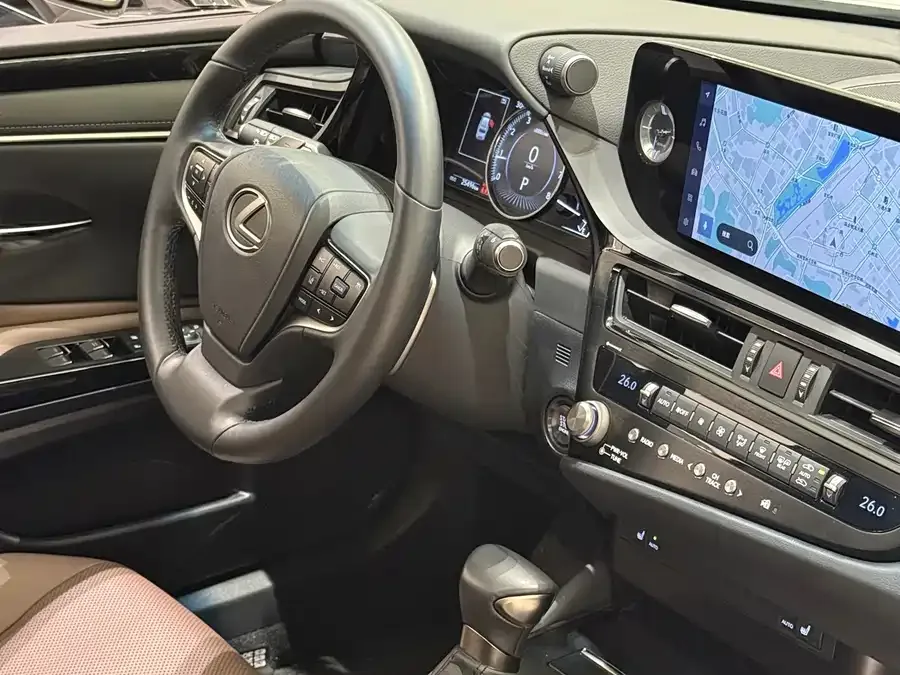 Lexus ES 2023 200 Excellence Edition 2024 — миниатюра 3