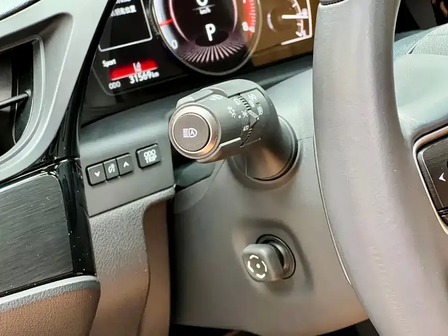 Lexus ES 2023 200 Excellence Edition 2023 — миниатюра 5