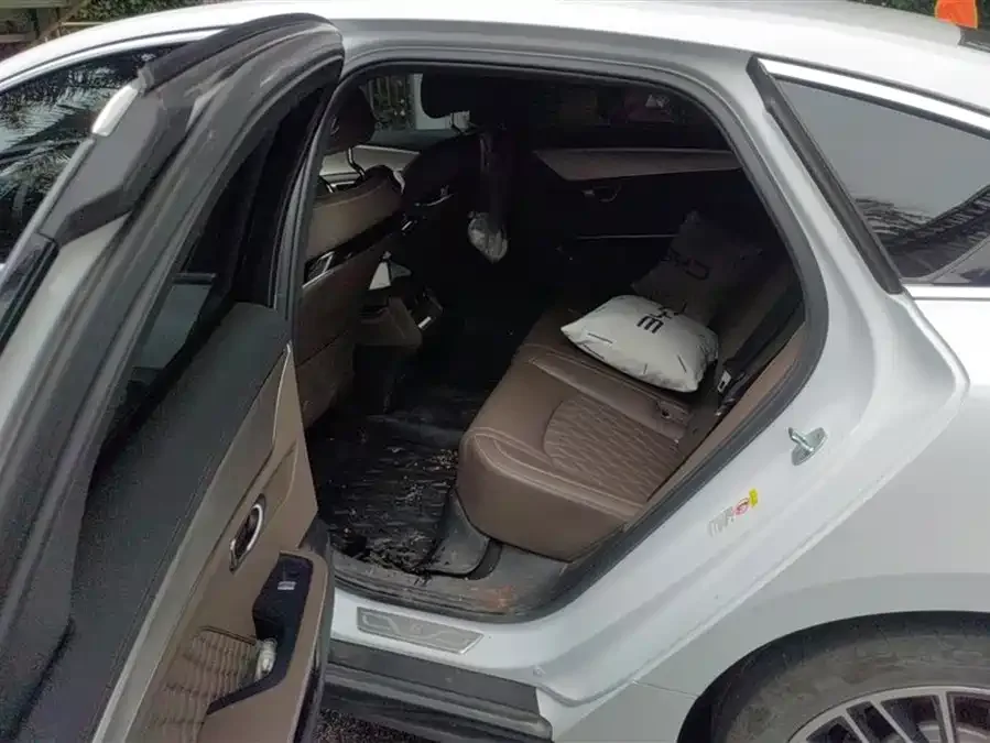 BYD Second-hand Han 2022 DM-i 121KM Premium Edition 2022 — миниатюра 5