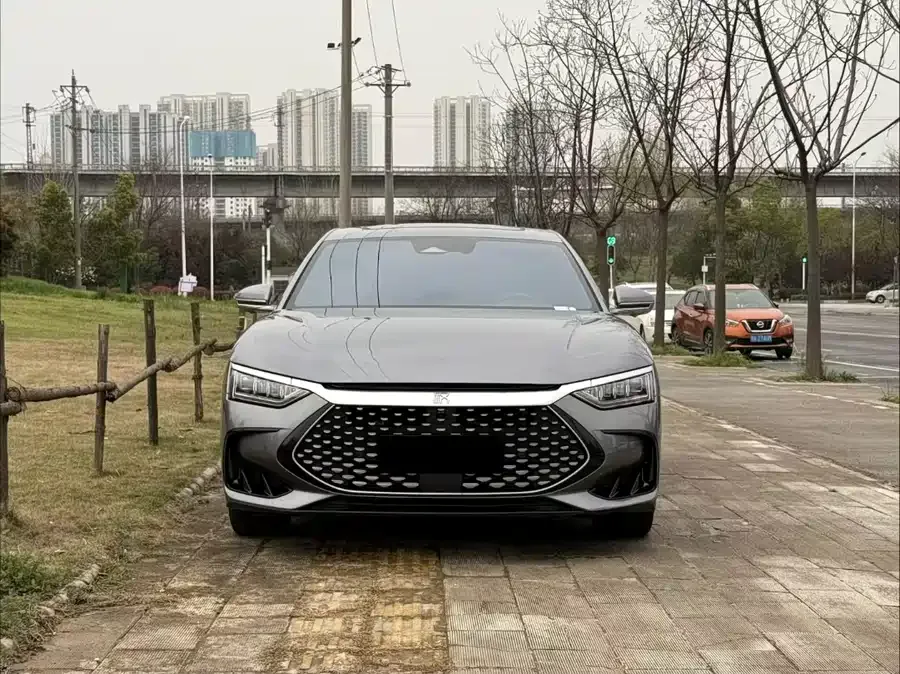 BYD Second-hand Han 2022 DM-i 121KM Premium Edition 2023 — миниатюра 3