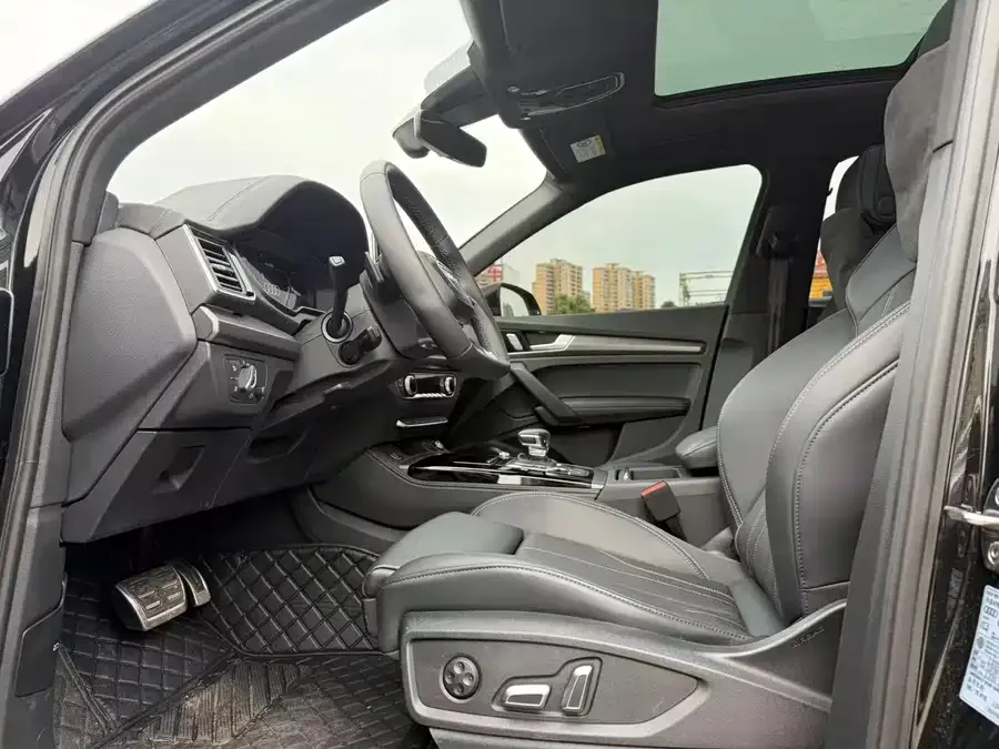 Audi Q5L 2025 40 TFSI Luxury Dynamic Edition 2026 — миниатюра 2