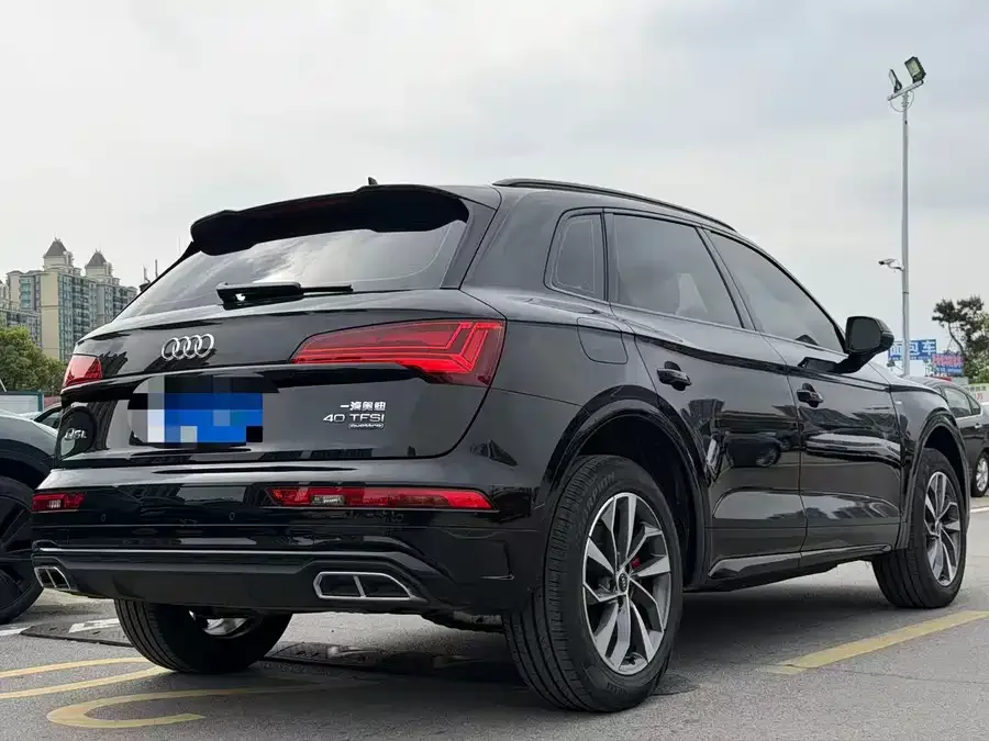 Audi Q5L 2025 40 TFSI Luxury Dynamic Edition 2026 — миниатюра 3