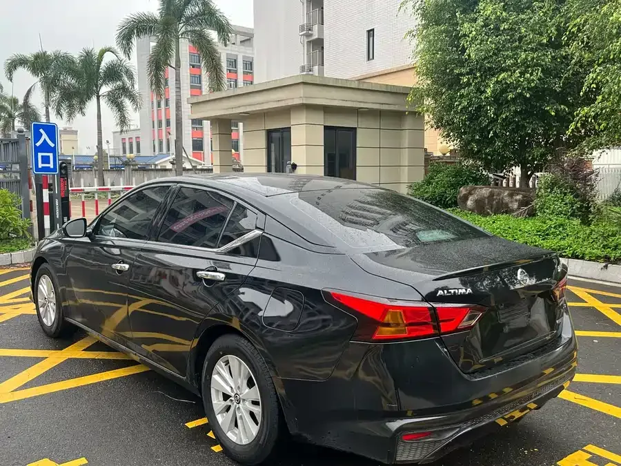Nissan Altima Teana 2021 2.0L XE Fashion Edition 2022 — миниатюра 3